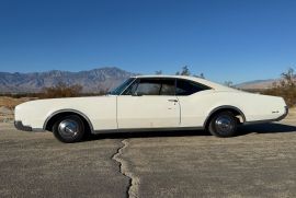 1967  Oldsmobile DELTA 88