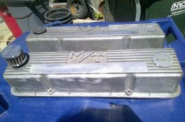 M/T MICKEY THOMPSON FINNED ALUMINUM VALVE COVERS