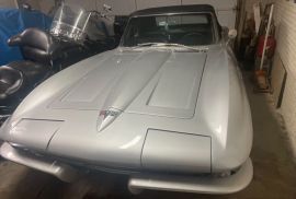 1964 Chevrolet Corvette convertible 